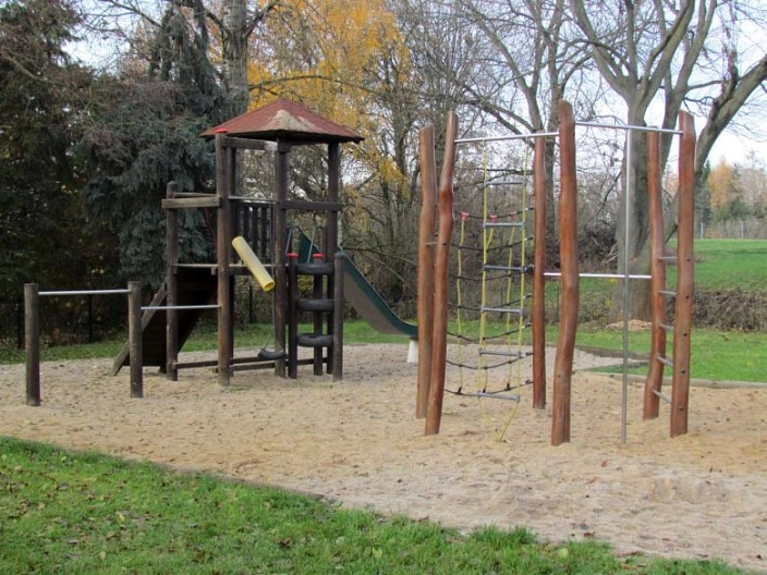 Gesamtansicht Spielplatz Meinsberg