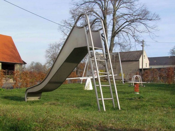 Rutsche vom Spielplatz in Schönberg
