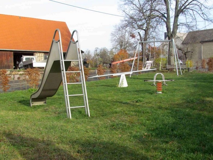 Gesamtansicht Spielplatz in Schönberg