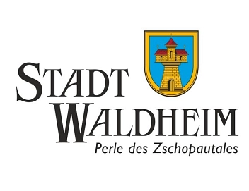 stadtverwaltung_waldheim__ausschnitt_2__BF.jpg Stadtwappen der Stadt Waldheim mit Schriftzug „Stadt Waldheim – Perle des Zschopautales“.
Das Bild zeigt das Stadtwappen der Stadt Waldheim. Rechts ist ein farbiges Wappen mit einem Turm dargestellt. Links daneben befindet sich der Schriftzug „Stadt Waldheim“. Darunter steht der Zusatz „Perle des Zschopautales“. © Stadt Waldheim