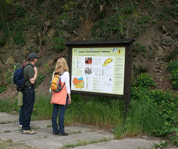 Informationstafel am Wanderweg